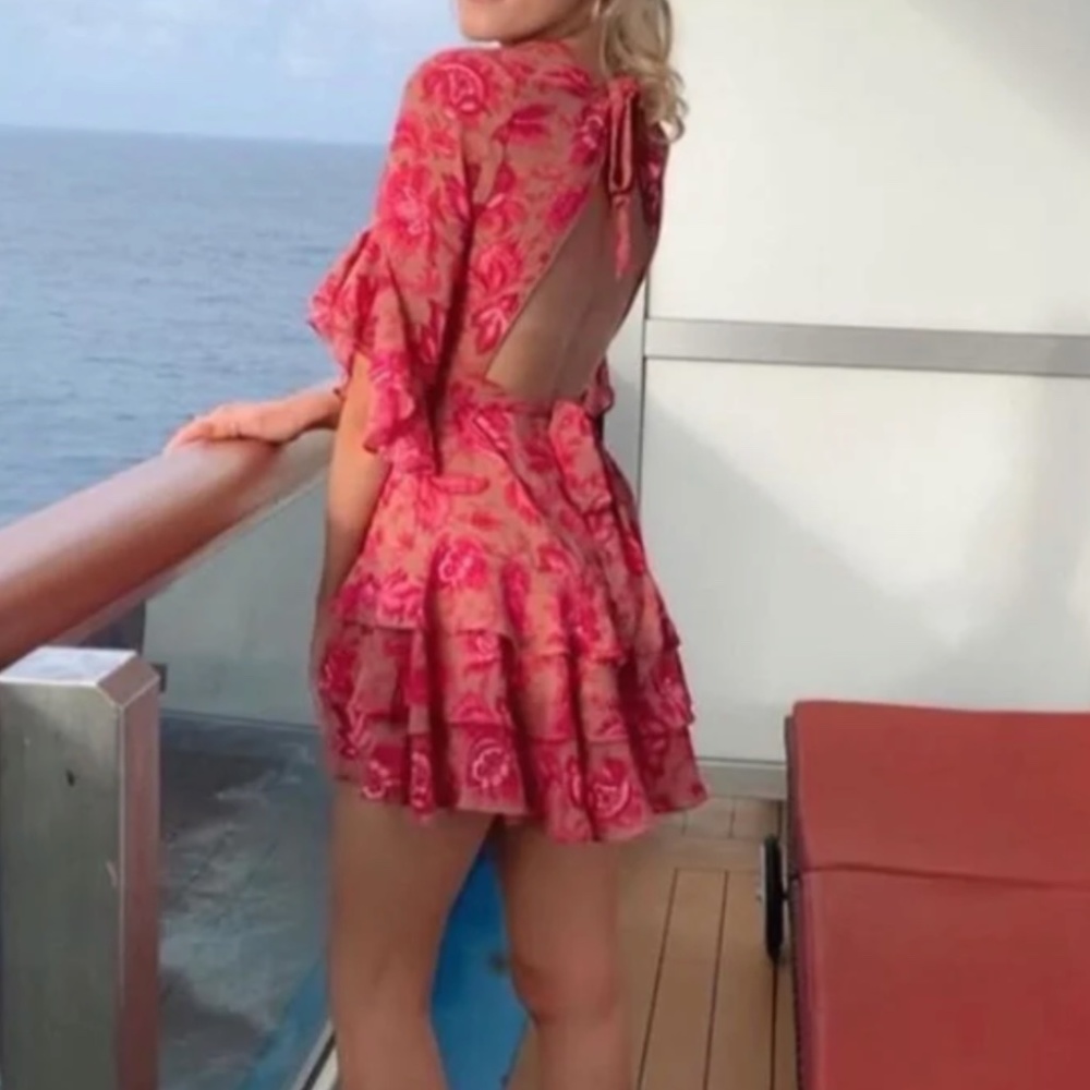 Influencer favorite Christy Dress - Picture 4 of 11
